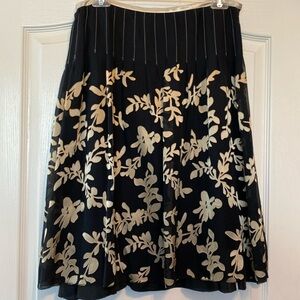 🌹4/$20 Black & Gold skirt